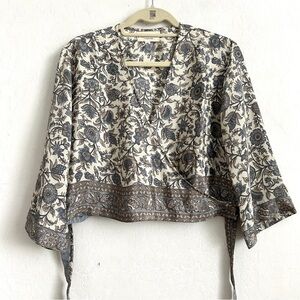 Pahiesa Formentera Top M/L Silk Wrap Lightweight Allover Boho Floral Resort Blue